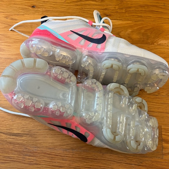 Nike Women’s Air Vapormax 2019 - Picture 3 of 4